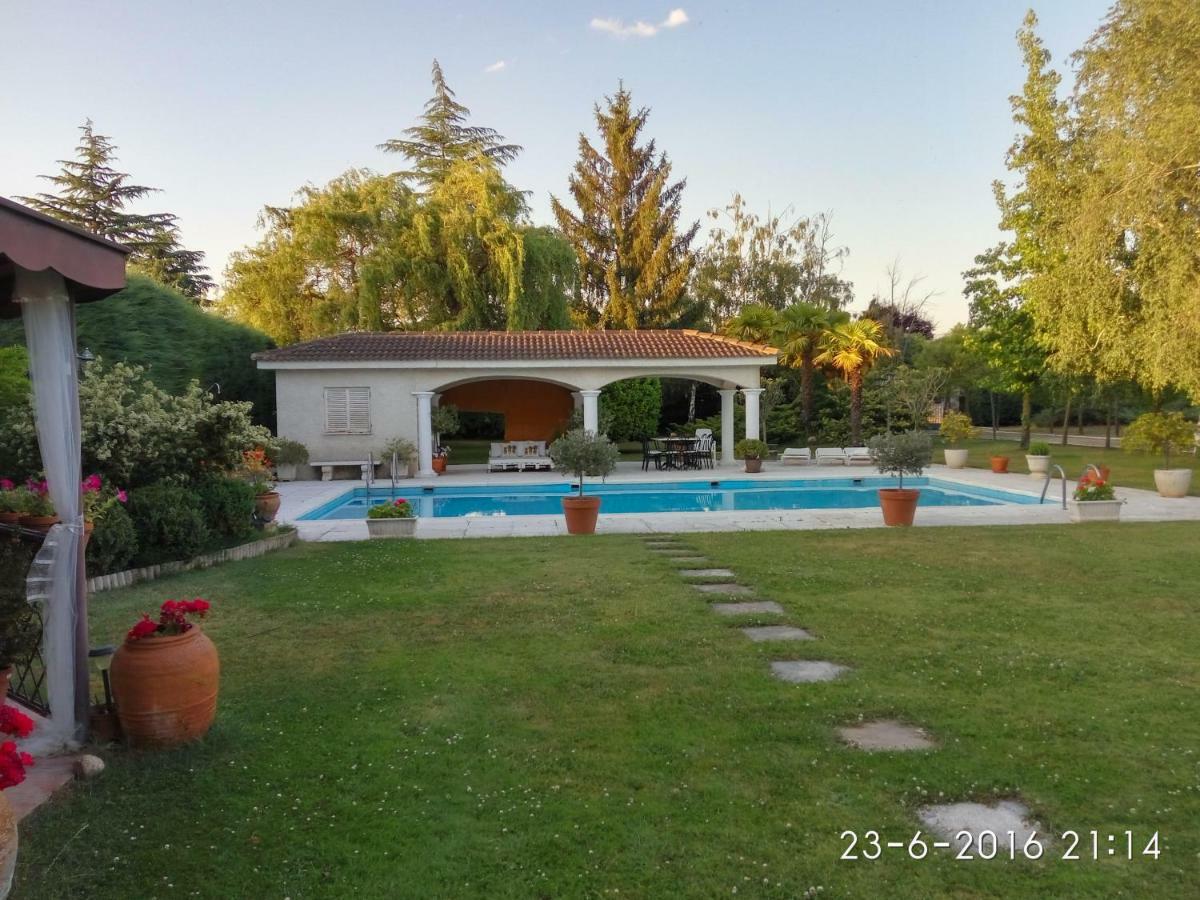 El Campillo Villa Pelabravo Екстериор снимка